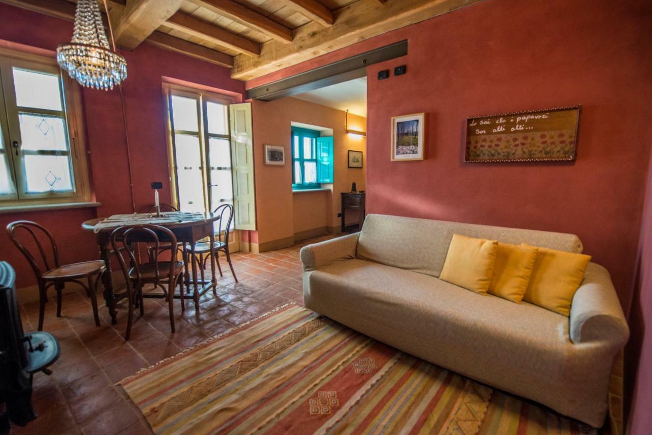 Albergo Ristorante Garibaldi Cisterna dʼAsti Εξωτερικό φωτογραφία