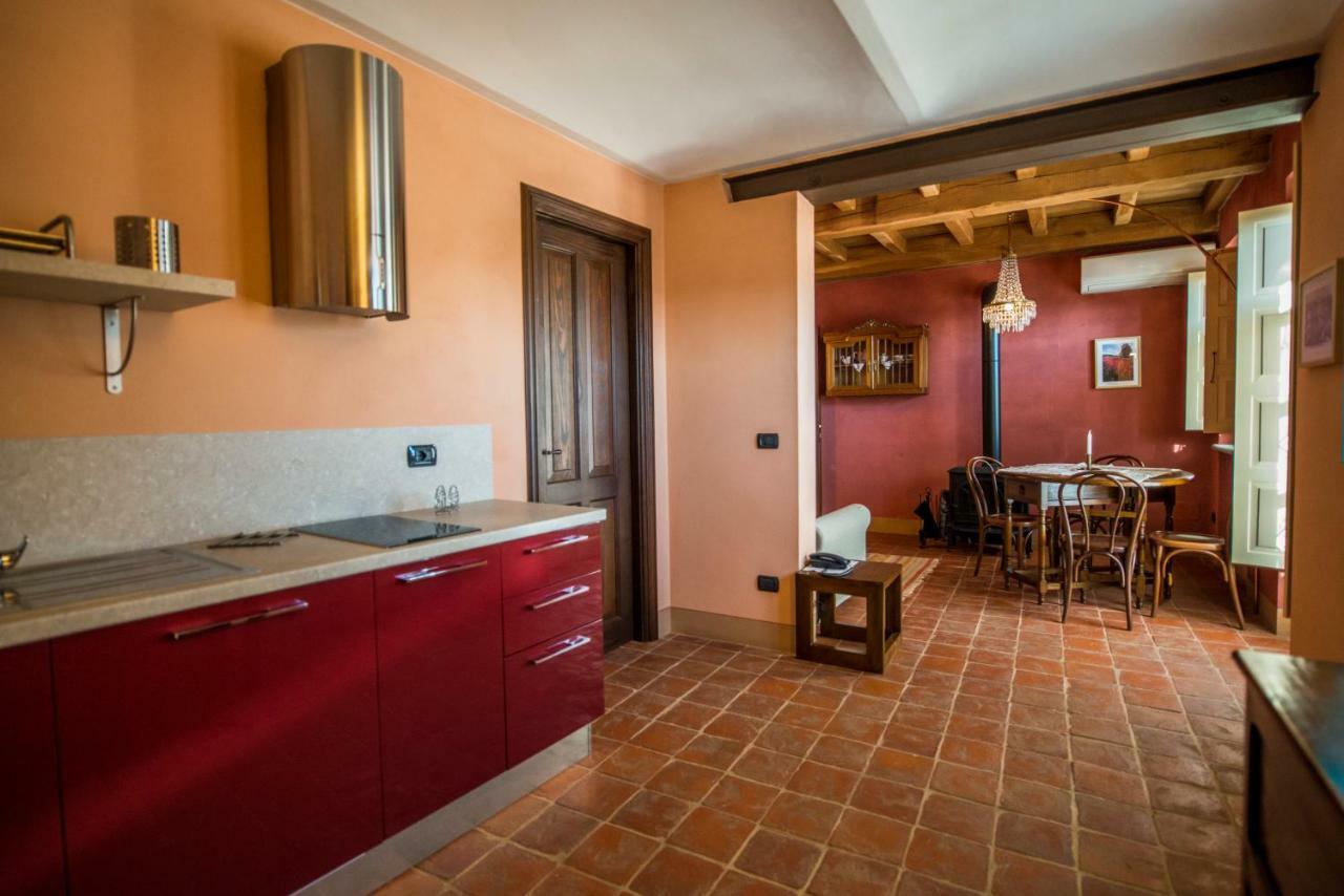 Albergo Ristorante Garibaldi Cisterna dʼAsti Εξωτερικό φωτογραφία
