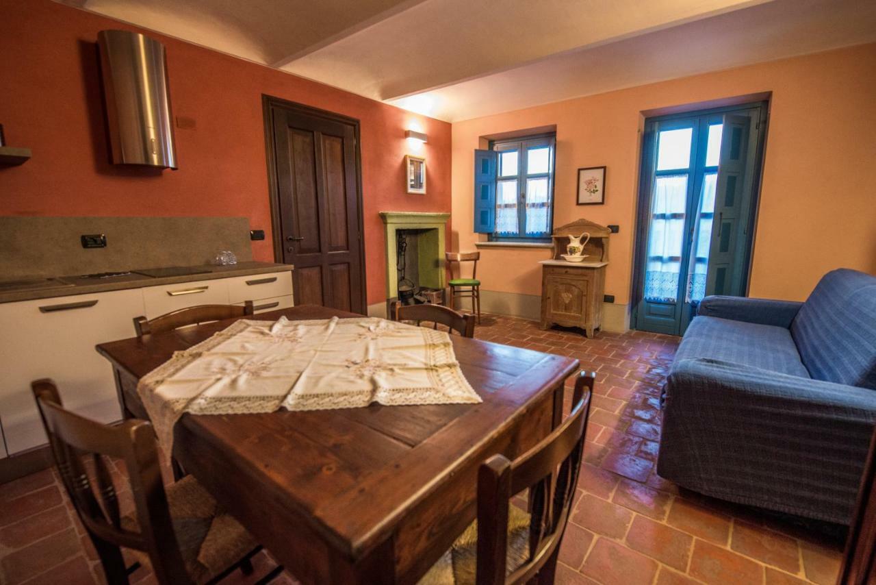 Albergo Ristorante Garibaldi Cisterna dʼAsti Εξωτερικό φωτογραφία