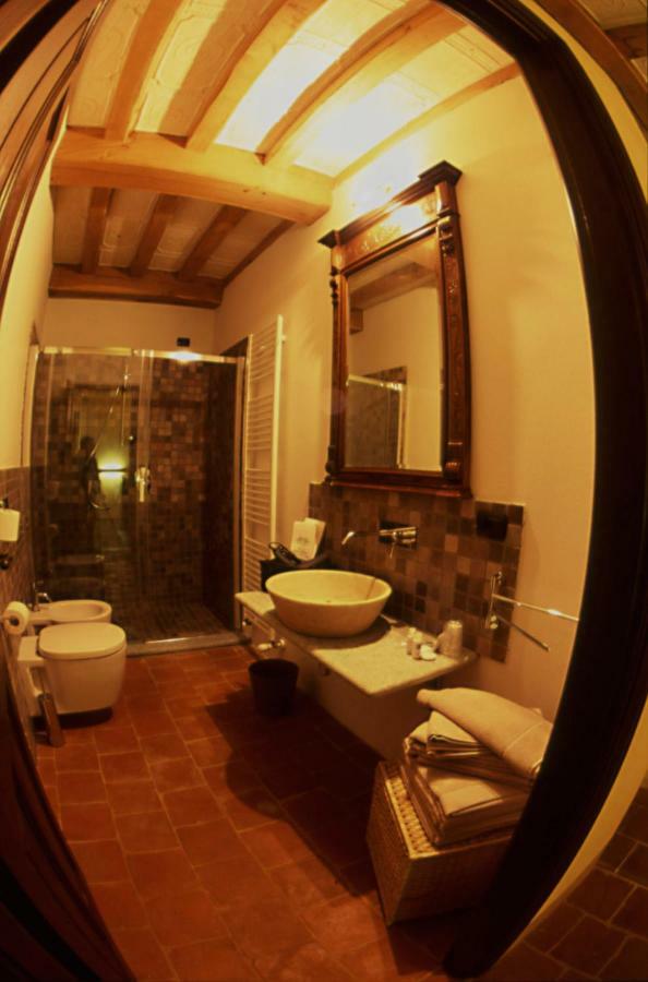 Albergo Ristorante Garibaldi Cisterna dʼAsti Εξωτερικό φωτογραφία