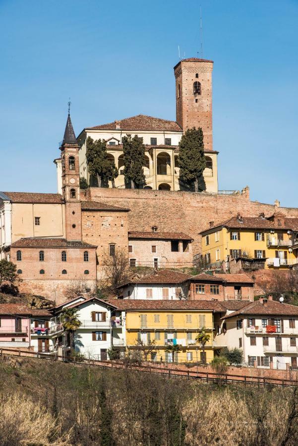 Albergo Ristorante Garibaldi Cisterna dʼAsti Εξωτερικό φωτογραφία